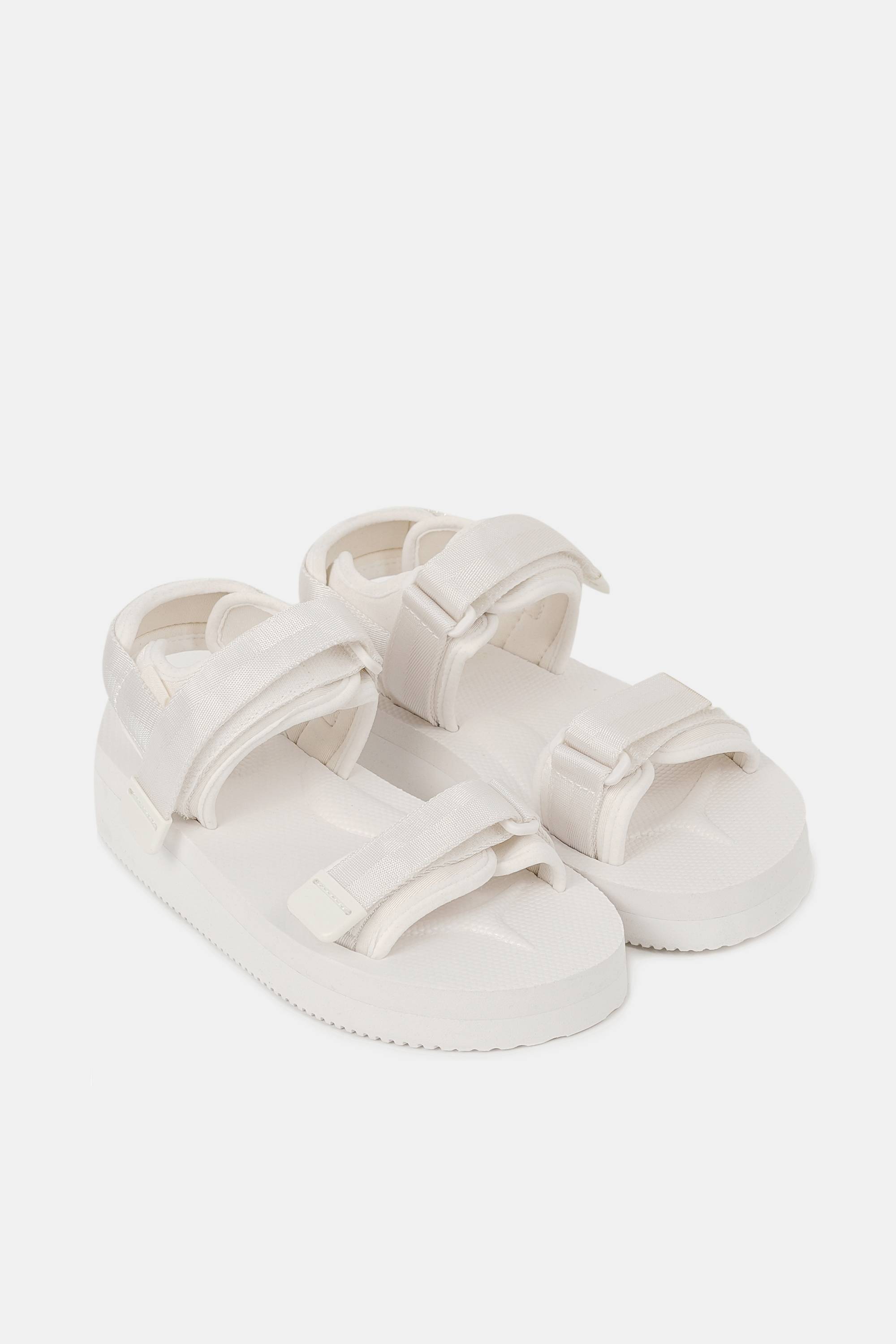 Сандалии молочные